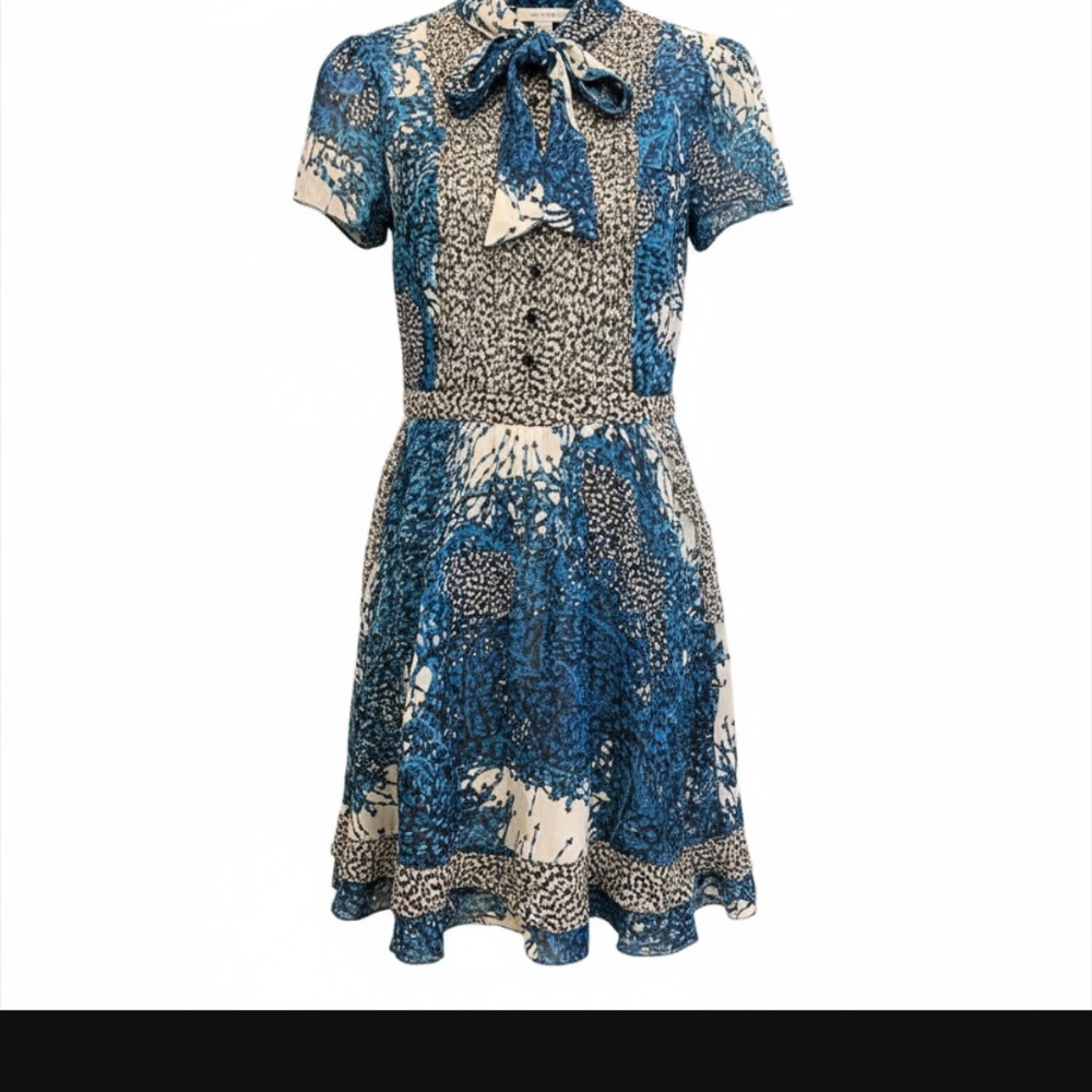 Diane Von Furstenberg Blue and Cream Mini Dress size 8